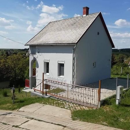 Marvel-Nyaralo Villa Igal Luaran gambar